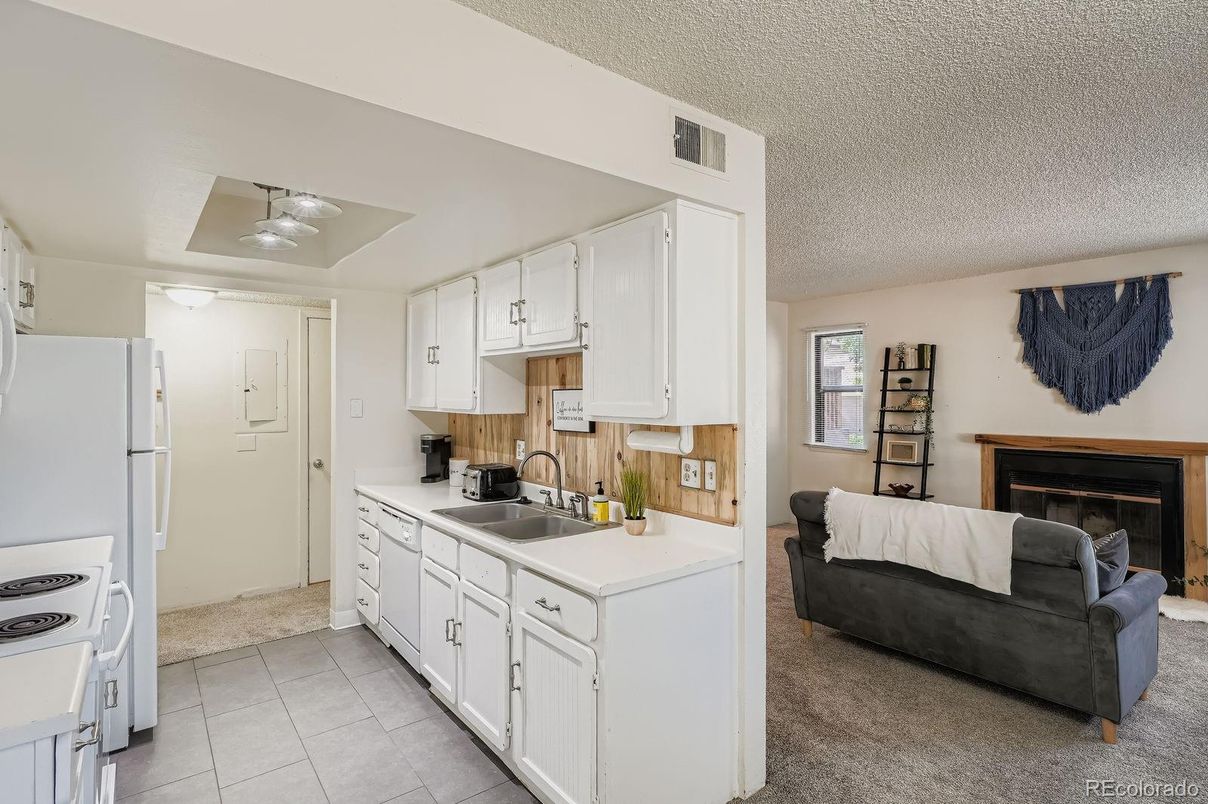 Fireplace, Interior, Kitchen, Living room