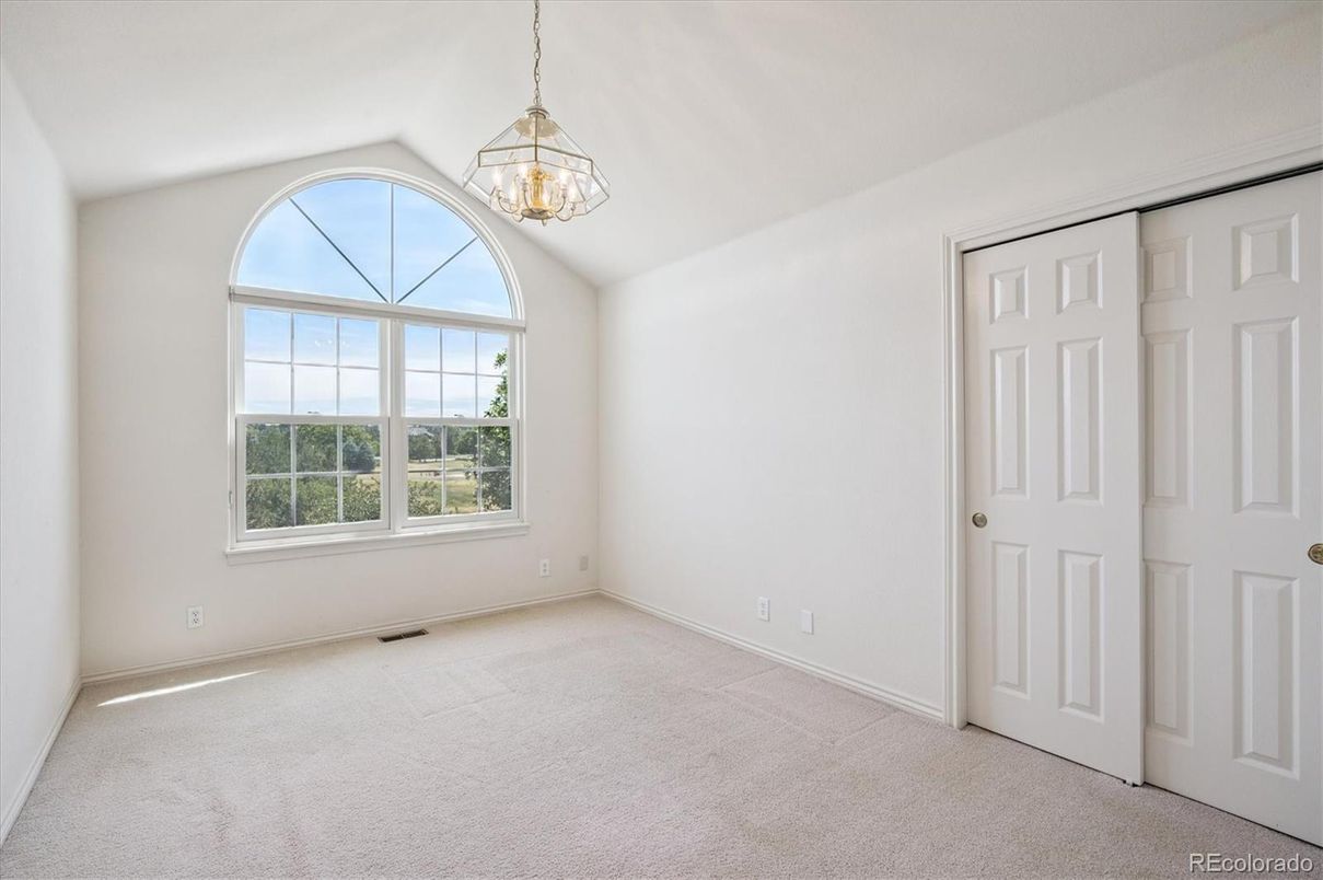 Empty room, Interior, Pendant Lights
