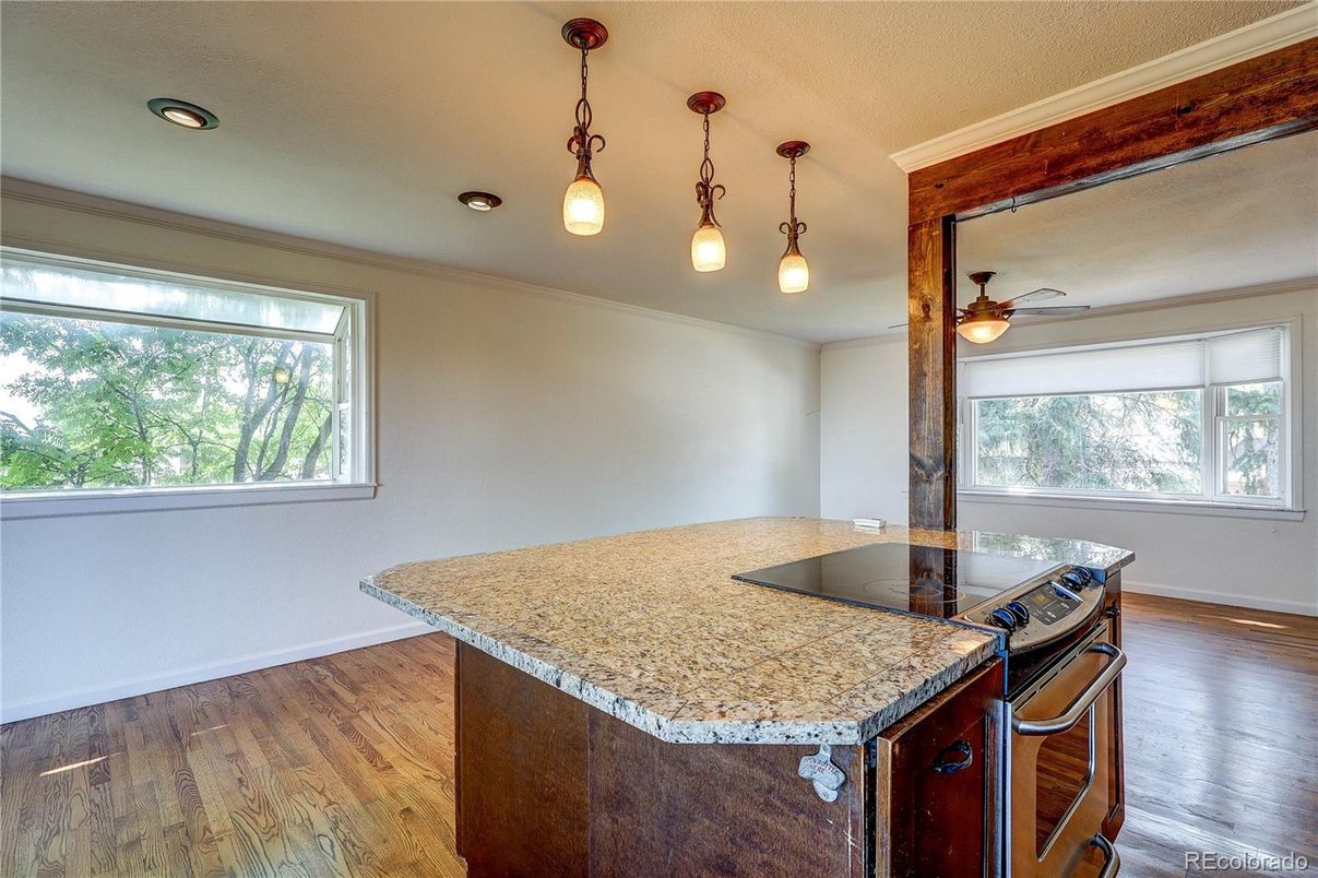 Interior, Pendant Lights, Recessed Lighting, Wood Texture Flooring