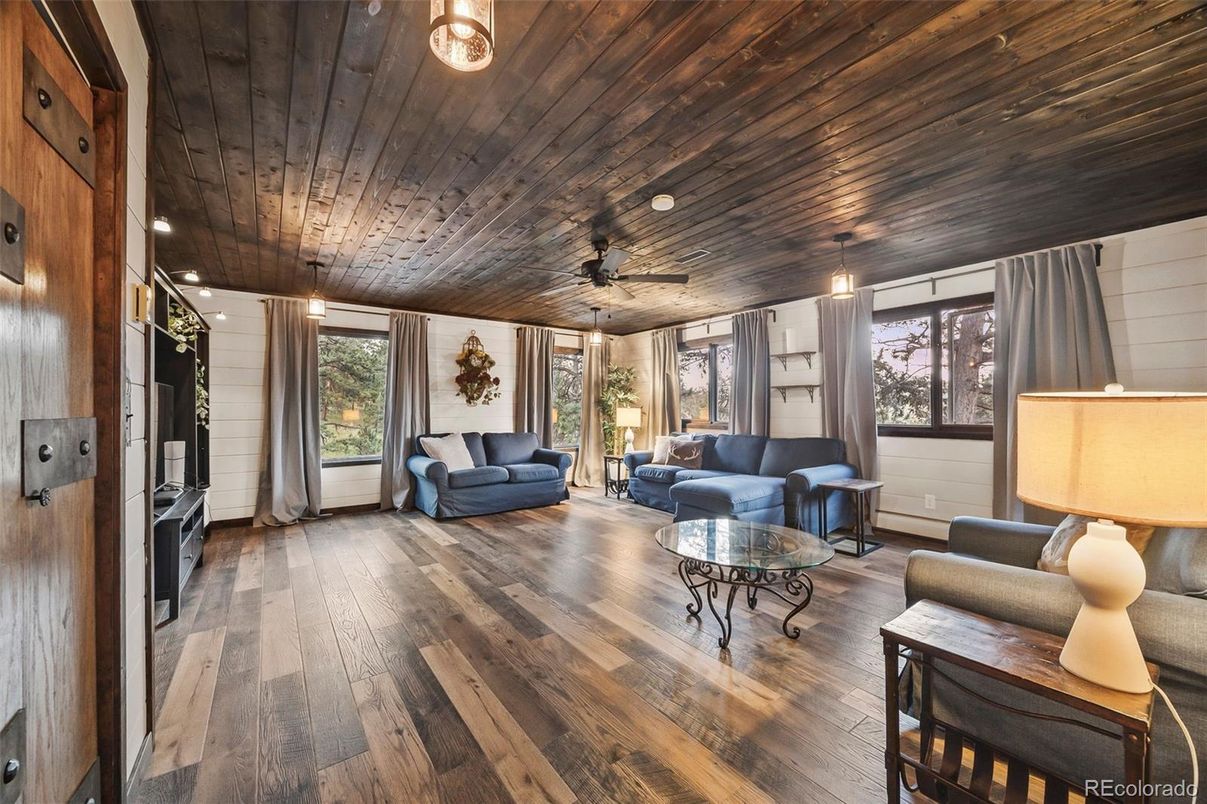 Interior, Living room, Pendant Lights, Recessed Lighting, Wooden Ceilings, Wood Texture Flooring