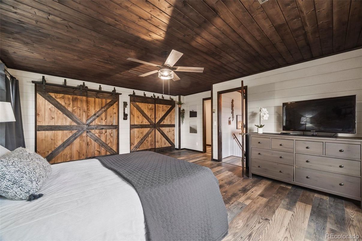 Bedroom, Interior, Wooden Ceilings, Wood Texture Flooring