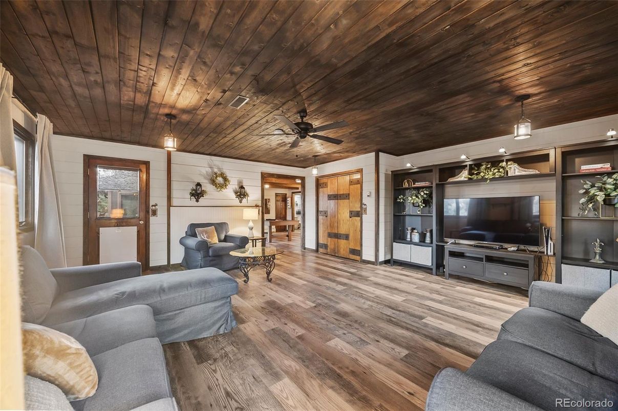 Interior, Living room, Pendant Lights, Wooden Ceilings, Wood Texture Flooring