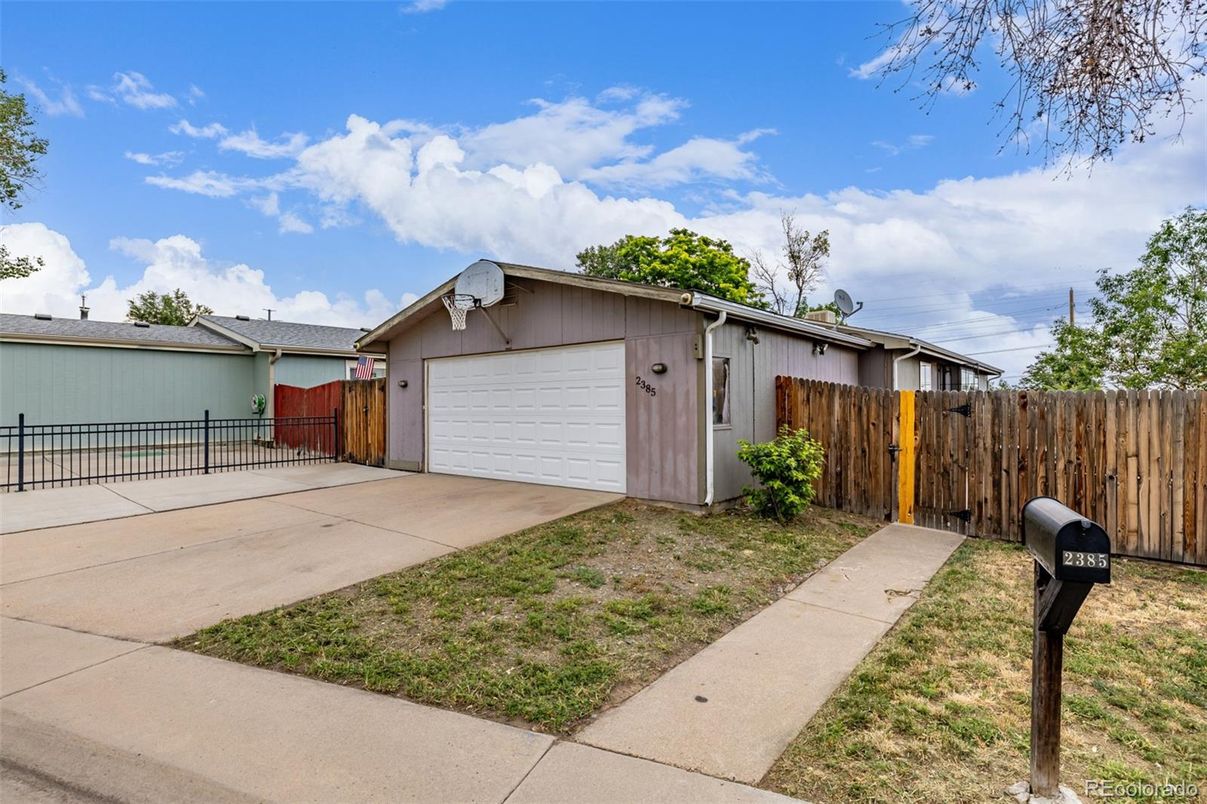 Detached Garage, Exterior