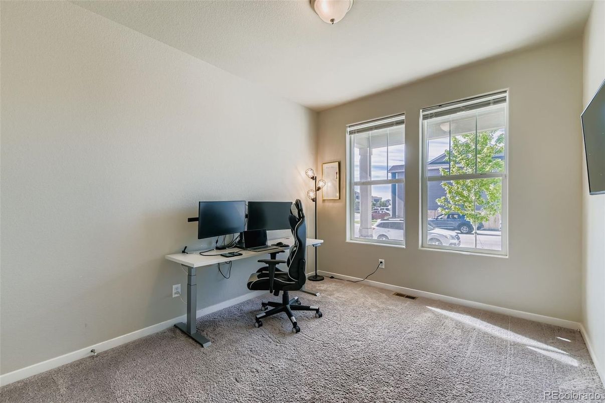 Home Office, Interior
