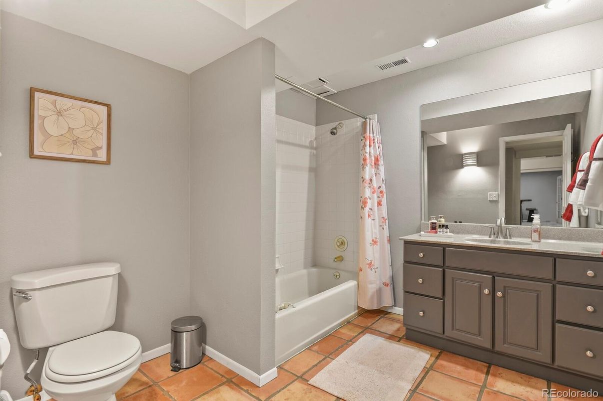Bathroom, Interior, Recessed Lighting