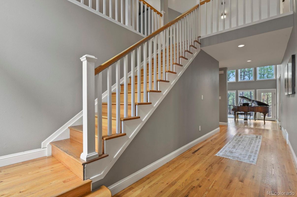 Interior, Pendant Lights, Piano, Recessed Lighting, Wood Texture Flooring