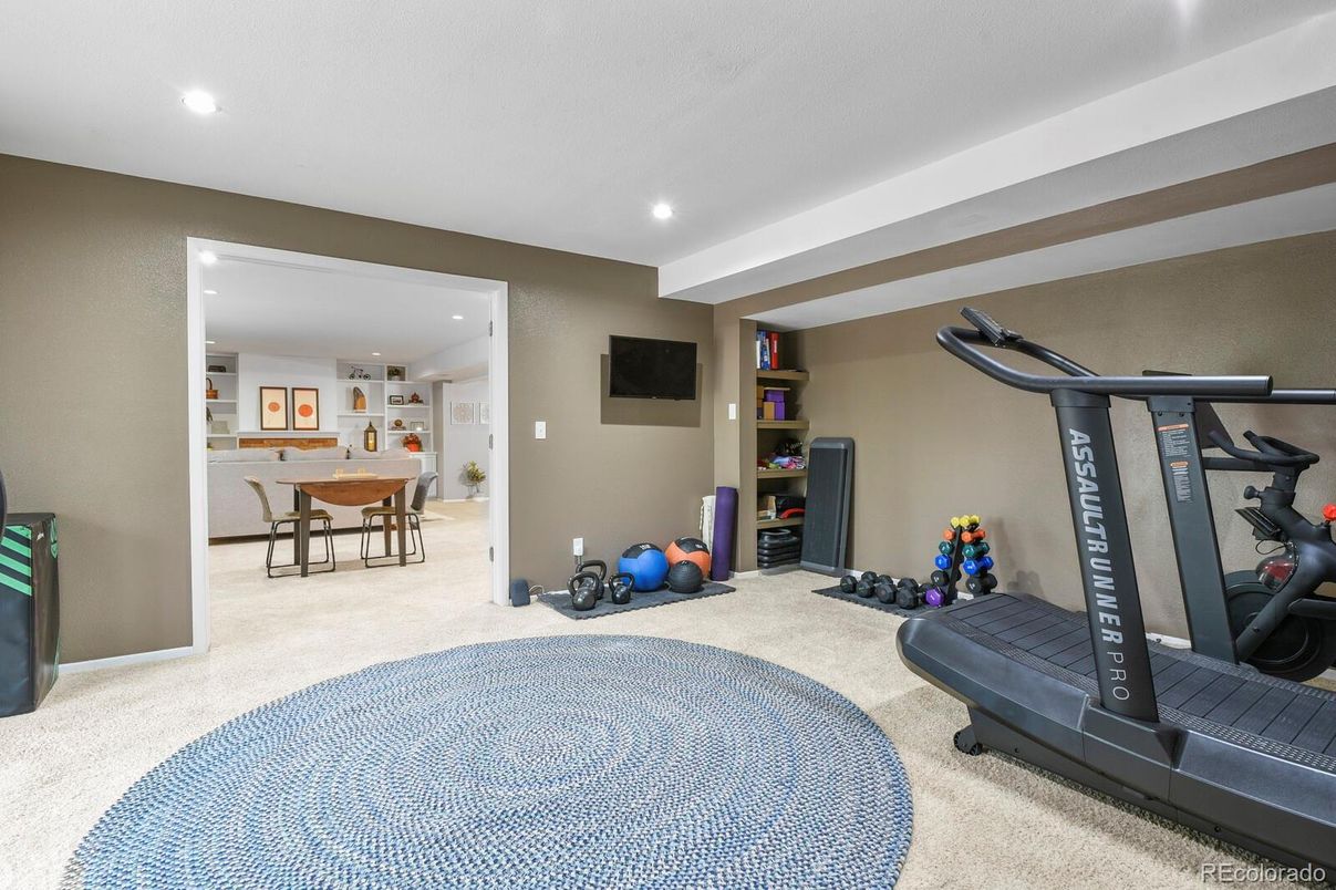 Dining room, Fitness Equipment, Interior, Recessed Lighting