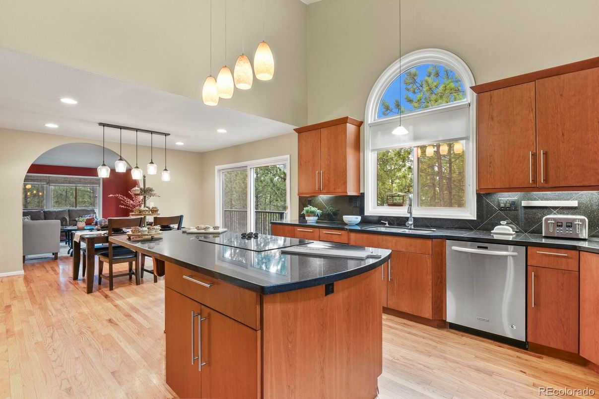 Dining room, Interior, Kitchen, Pendant Lights, Recessed Lighting, Wood Texture Flooring