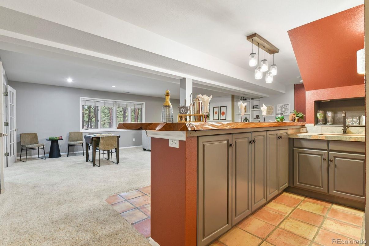 Dining room, Interior, Pendant Lights, Recessed Lighting