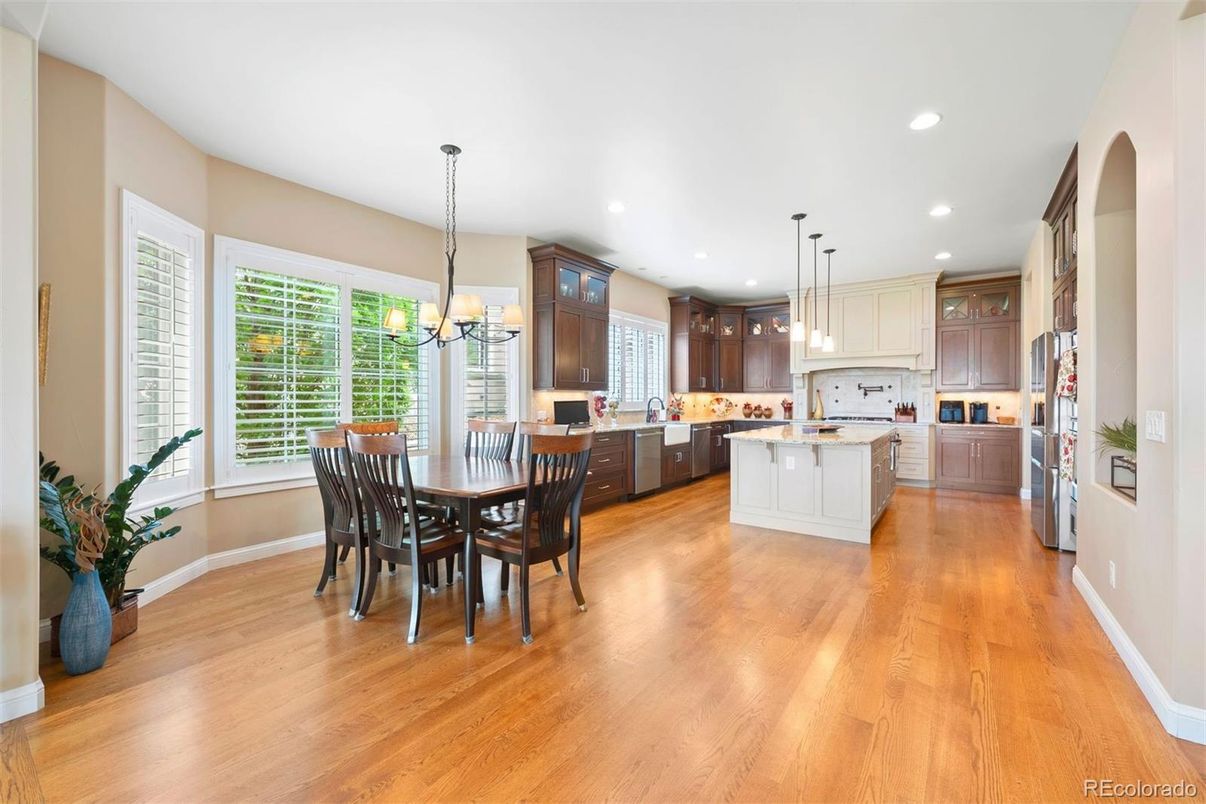 Chandelier, Dining room, Interior, Kitchen, Pendant Lights, Recessed Lighting, Wood Texture Flooring