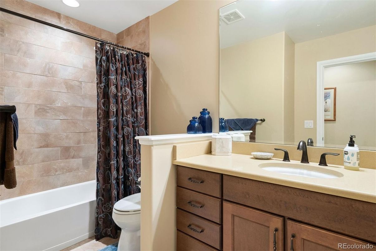 Bathroom, Interior, Recessed Lighting