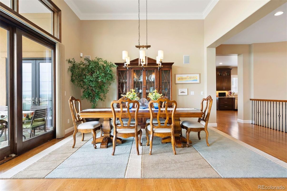 Chandelier, Dining room, Interior, Recessed Lighting, Wood Texture Flooring