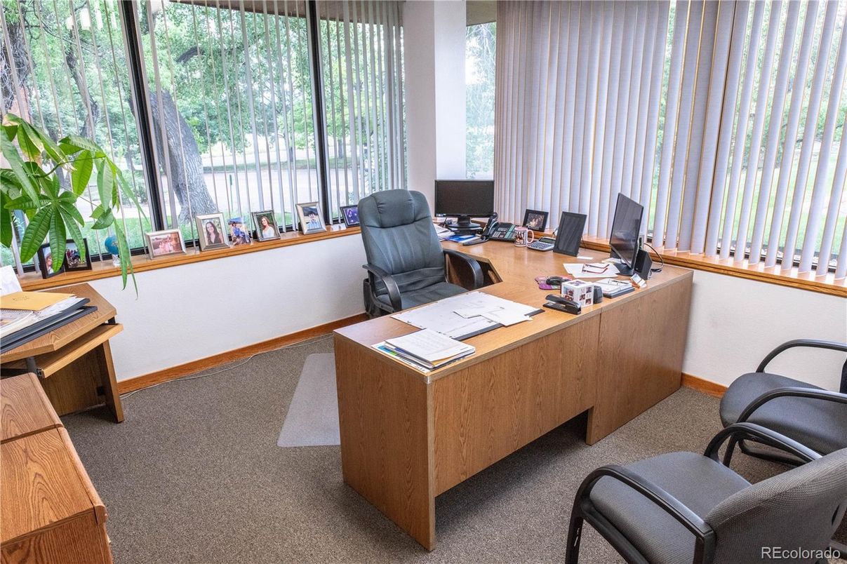 Home Office, Interior
