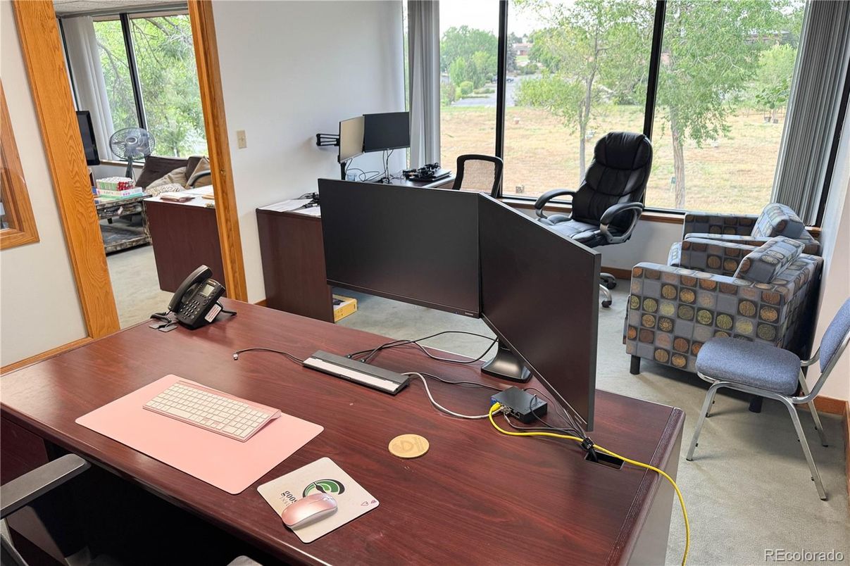 Home Office, Interior