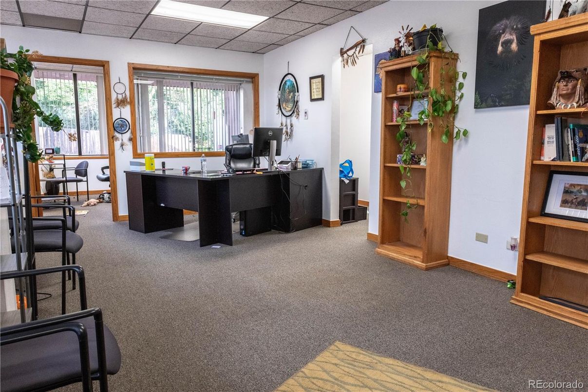 Home Office, Interior