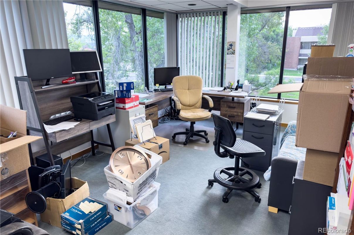 Home Office, Interior