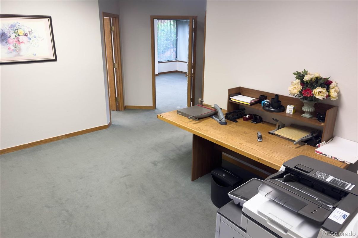Home Office, Interior