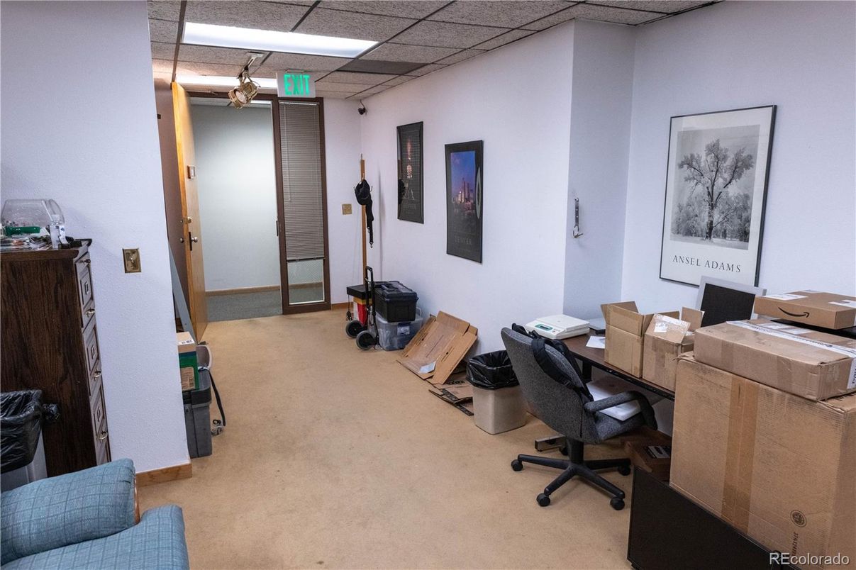 Home Office, Interior