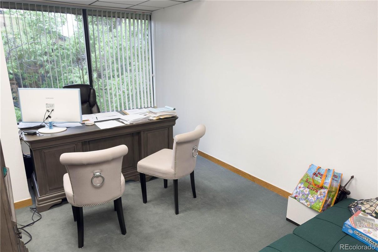 Home Office, Interior