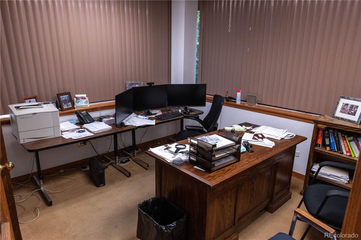 Home Office, Interior