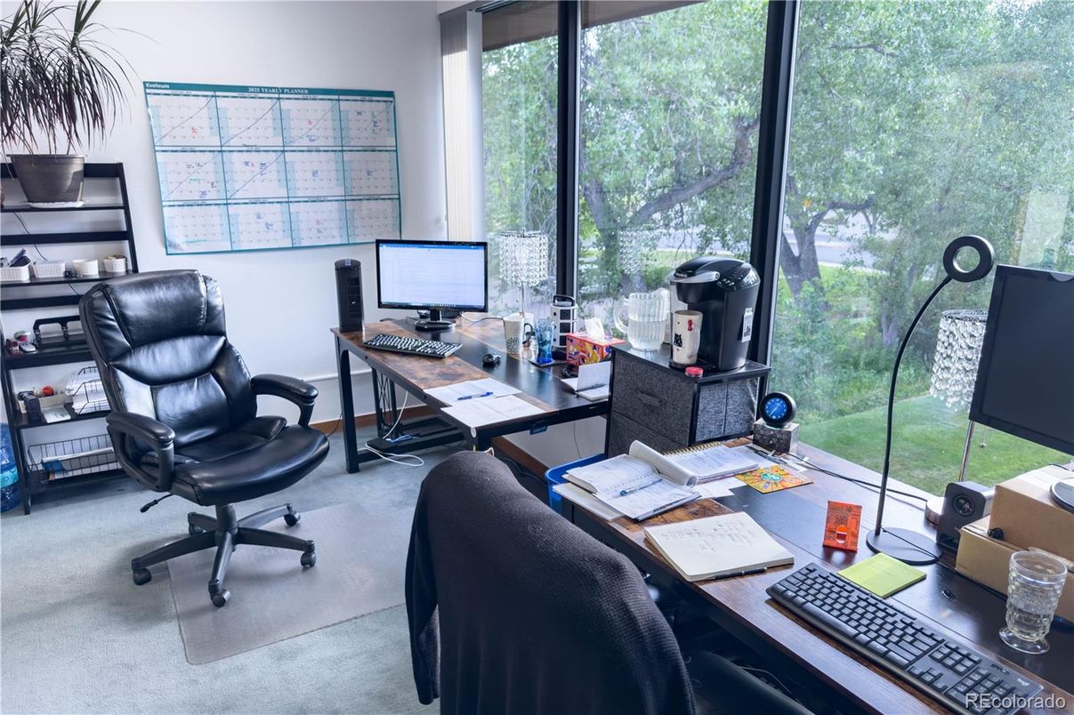 Home Office, Interior