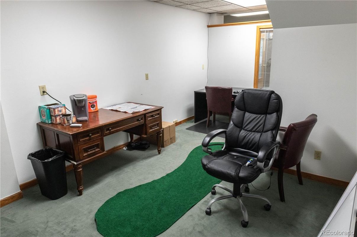 Home Office, Interior