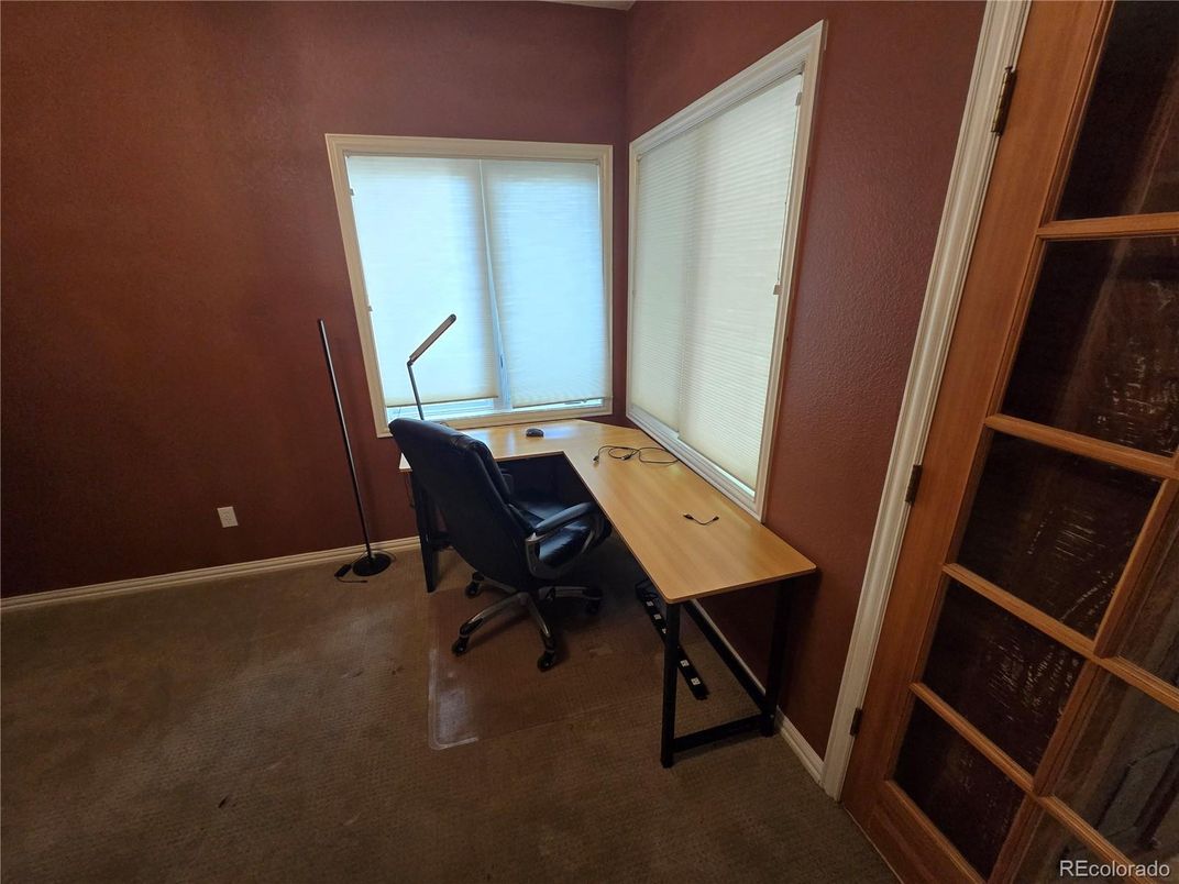 Home Office, Interior