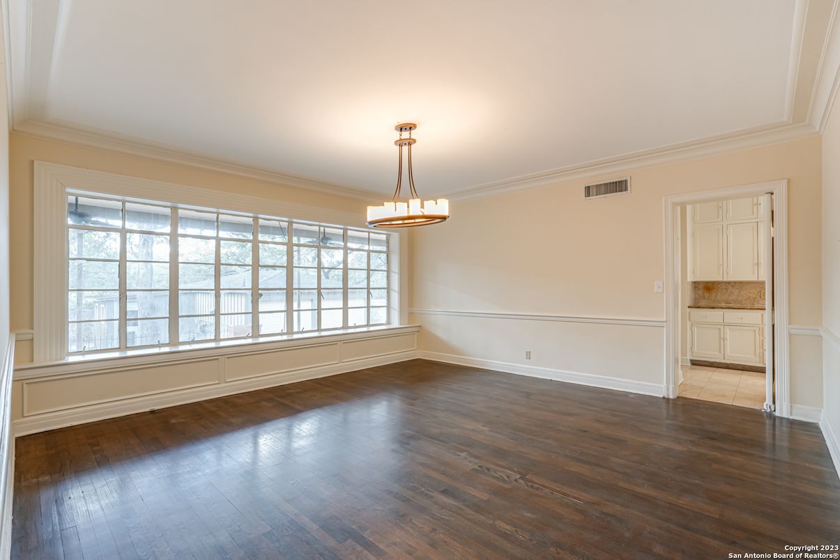 Empty room, Interior, Pendant Lights, Wood Texture Flooring