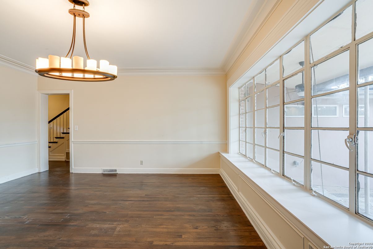Chandelier, Empty room, Interior, Wood Texture Flooring