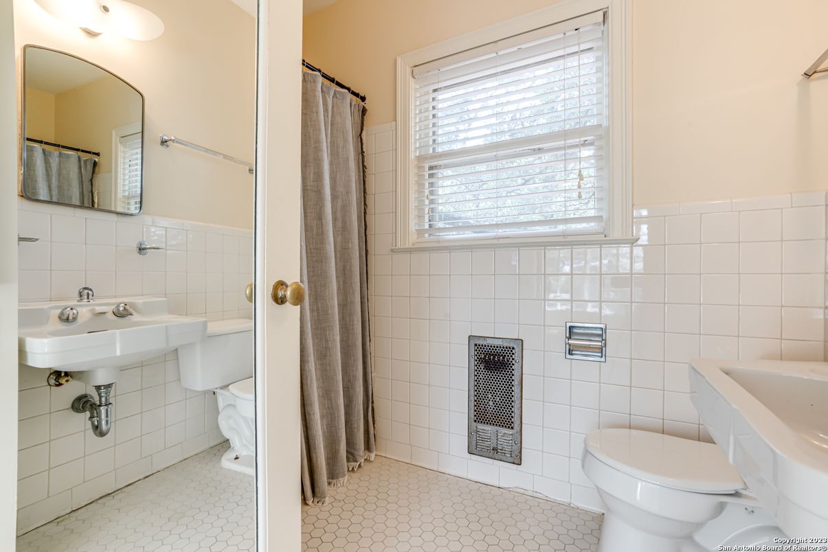 Bathroom, Interior