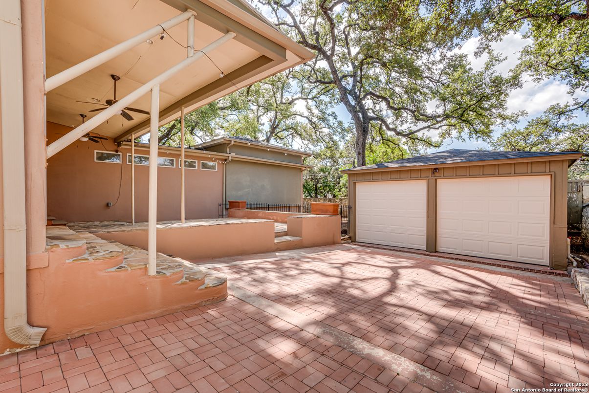 Detached Garage, Exterior