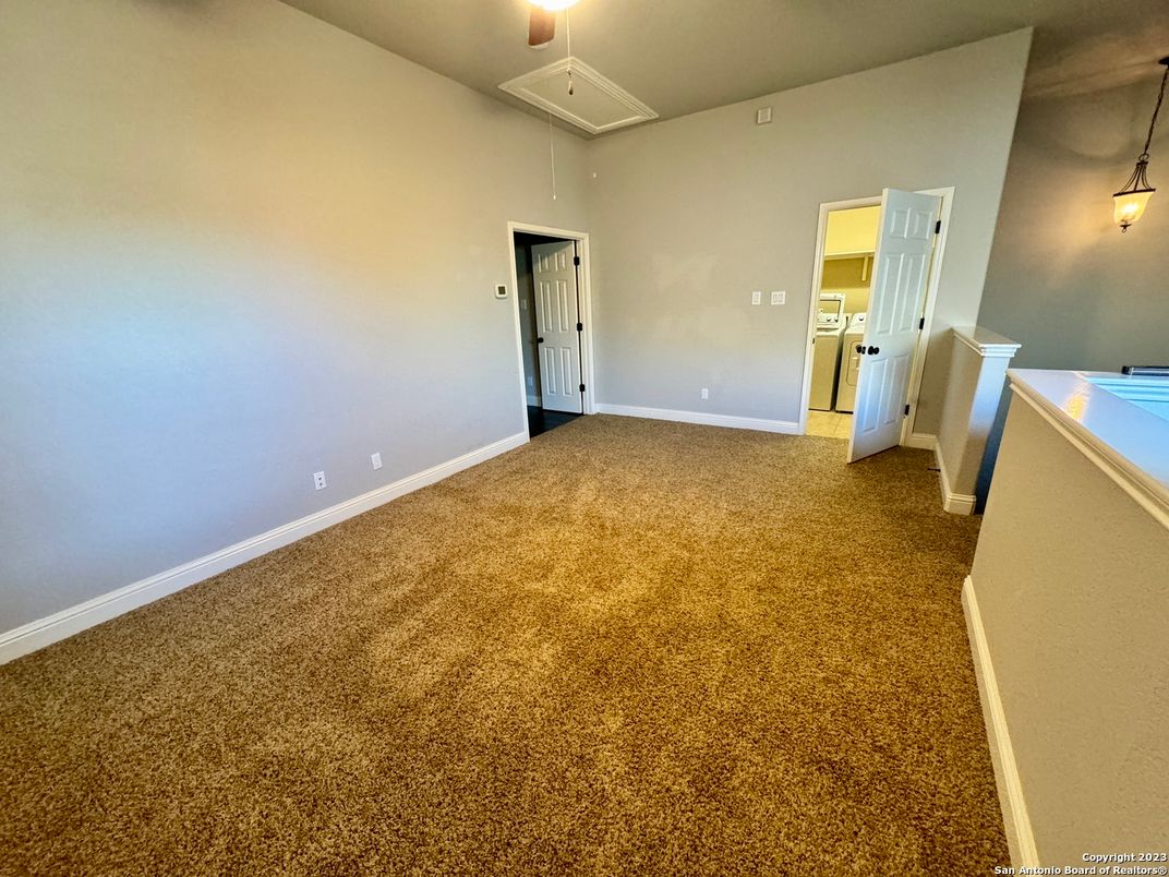 Empty room, Interior, Pendant Lights, Washer