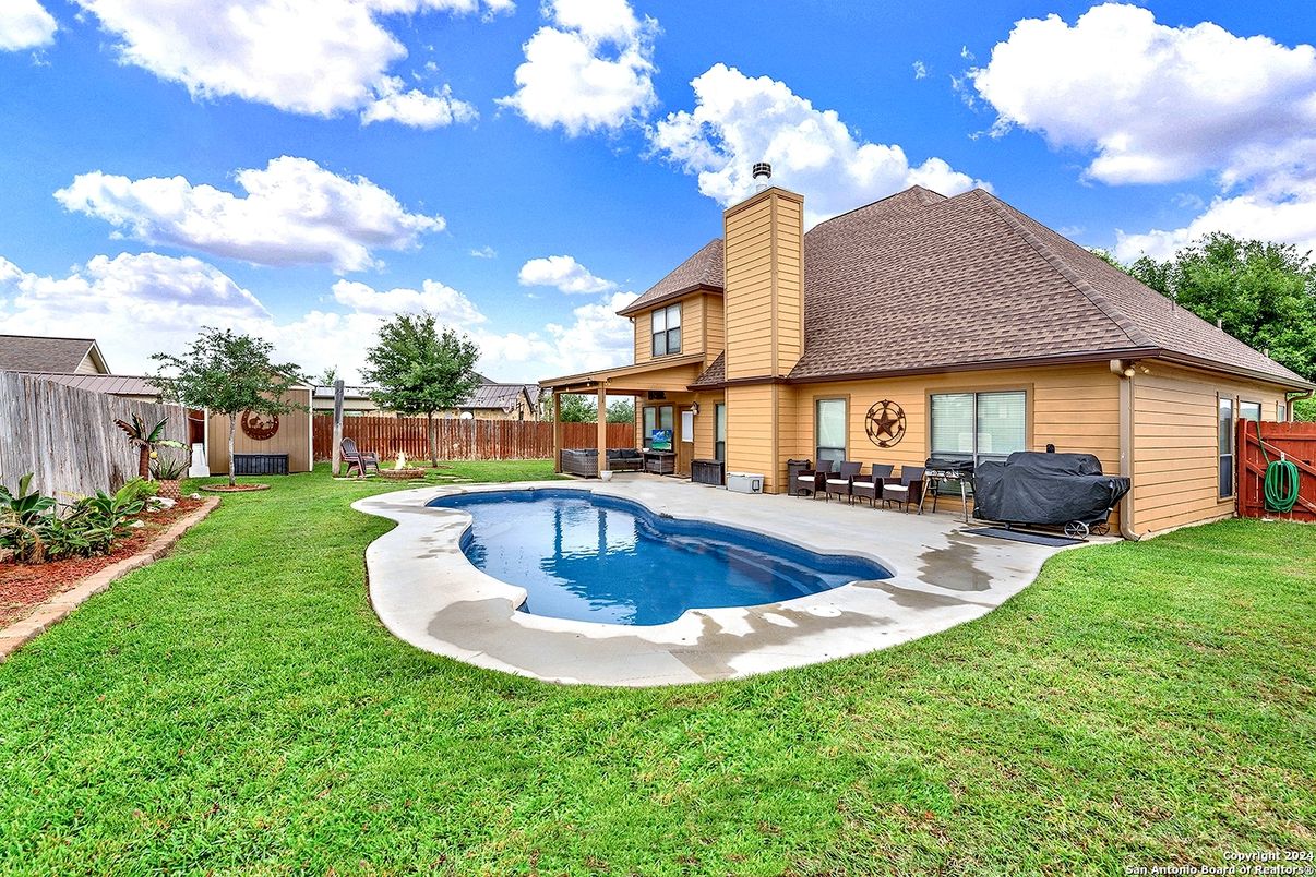 Backyard, Exterior, Pool