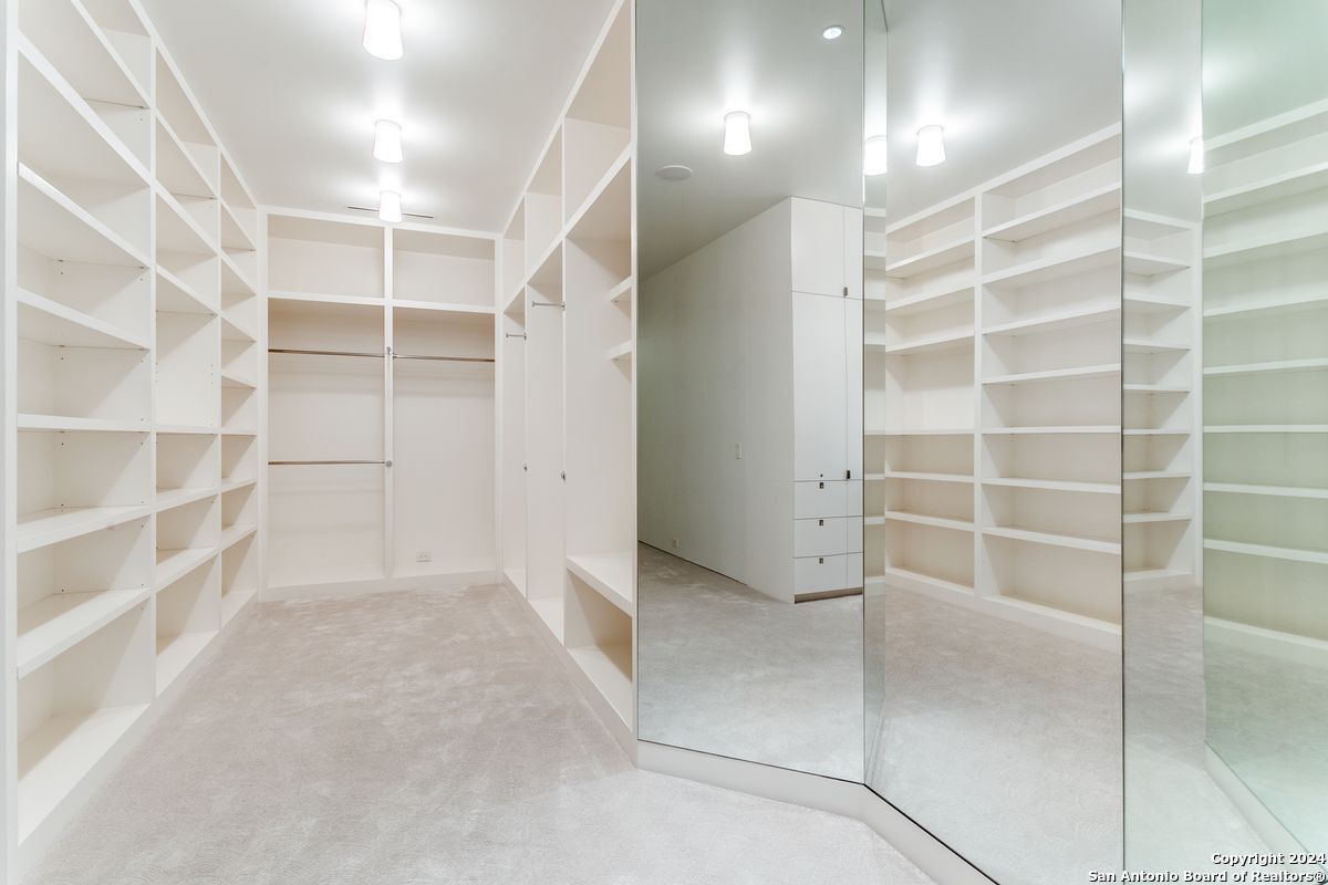 Interior, Walk-in Closets