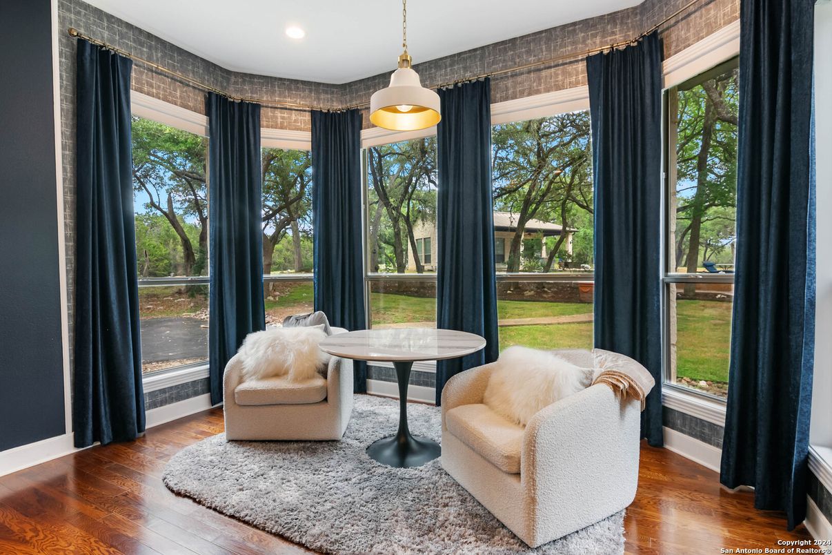 Interior, Pendant Lights, Recessed Lighting, Wood Texture Flooring