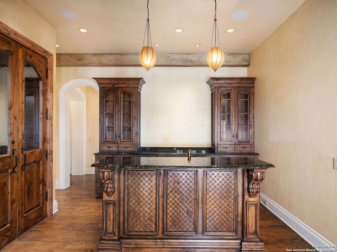 Interior, Pendant Lights, Recessed Lighting, Wood Texture Flooring
