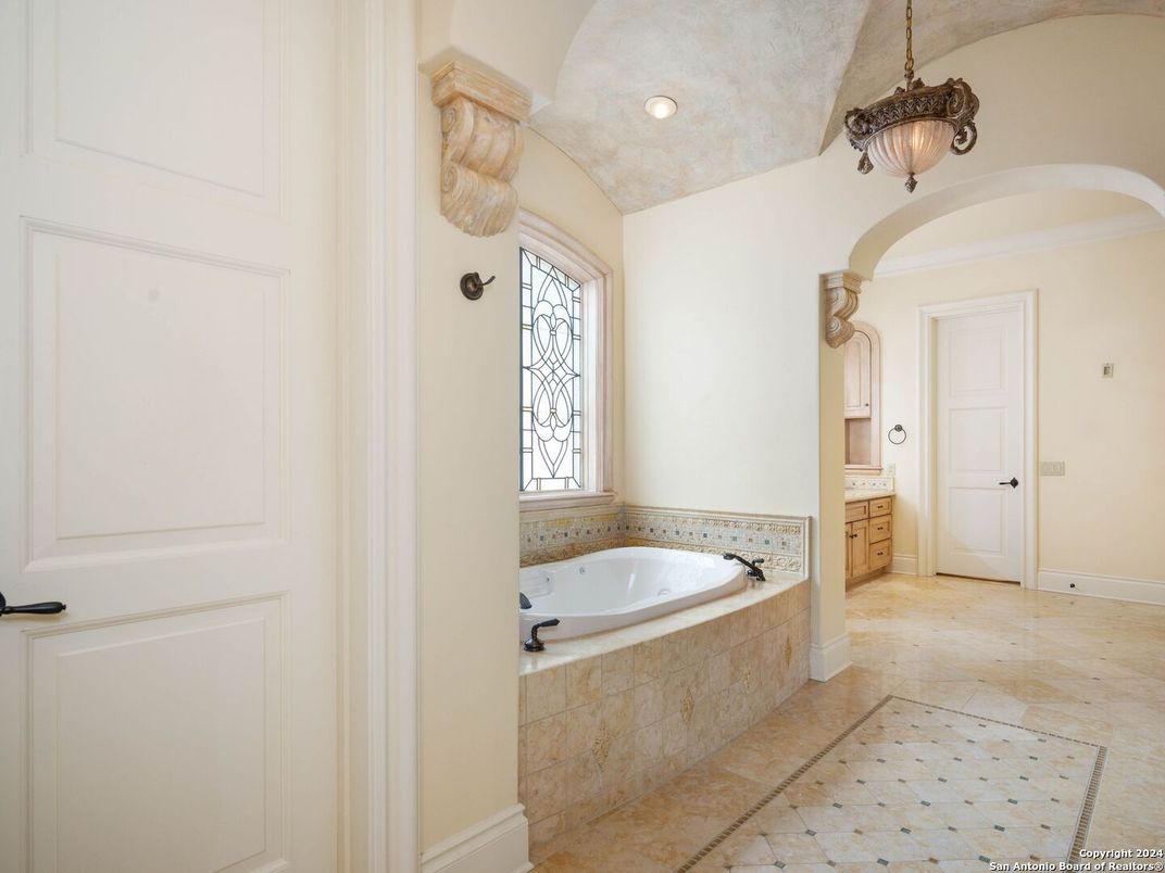 Bathroom, Interior, Pendant Lights, Recessed Lighting