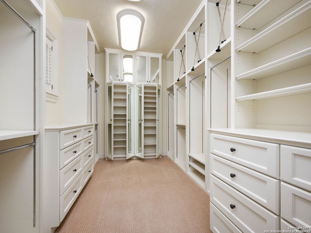 Interior, Walk-in Closets