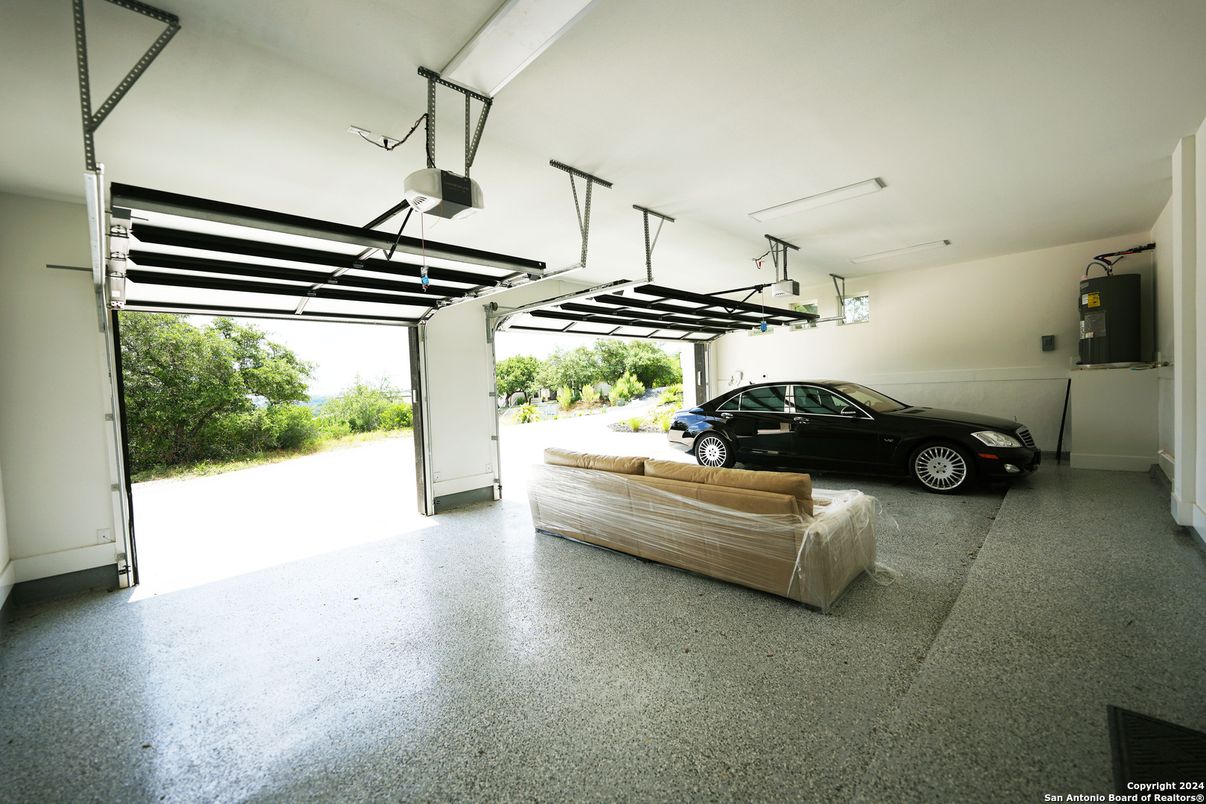 Garage, Interior