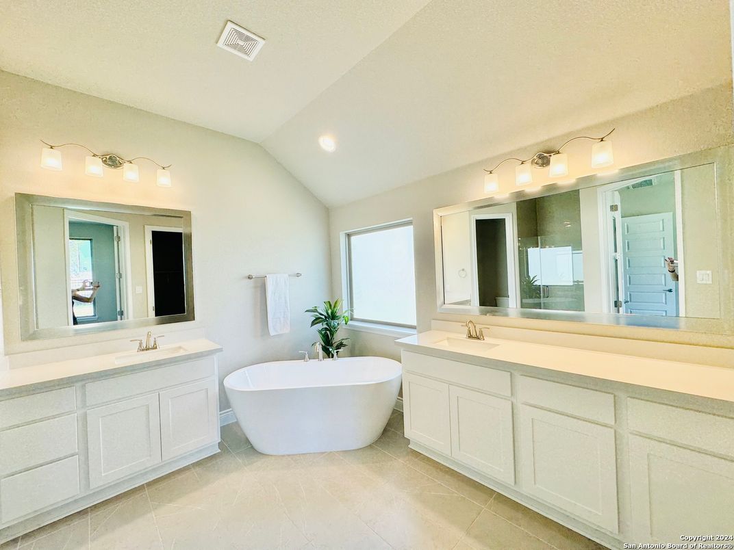 Bathroom, Dual Sink Vanities, Free Standing Baths, Interior, Recessed Lighting