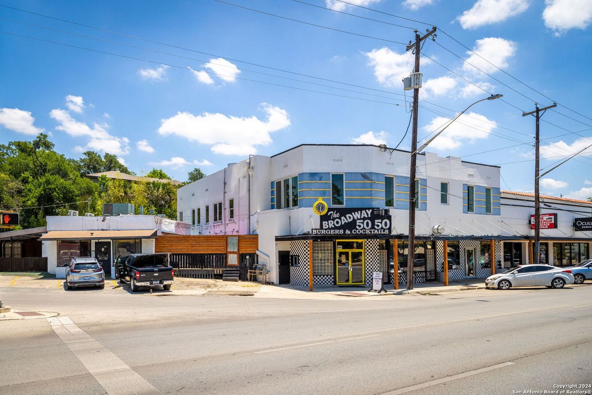 Exterior, Facade, None