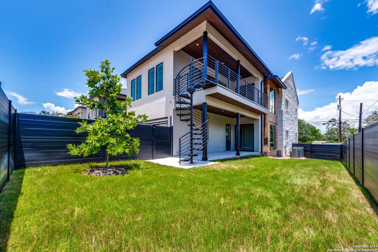 Backyard, Exterior