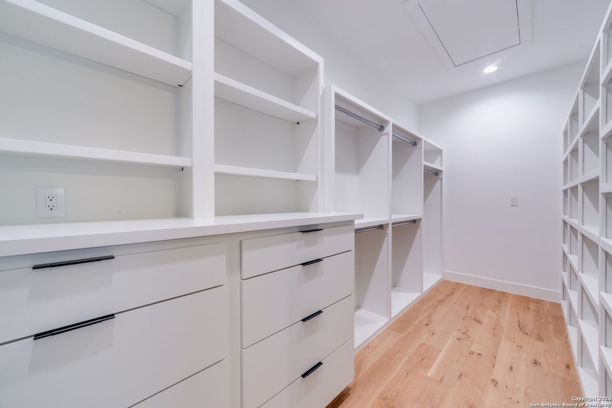 Interior, Recessed Lighting, Walk-in Closets, Wood Texture Flooring