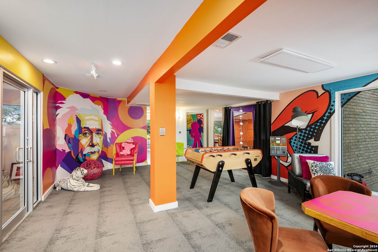 Game Room, Interior, Recessed Lighting