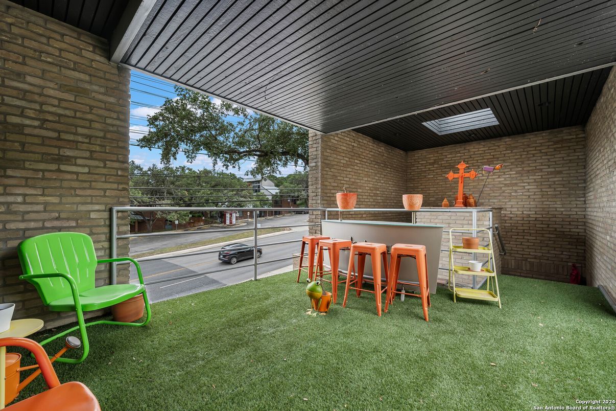 Backyard, Exterior