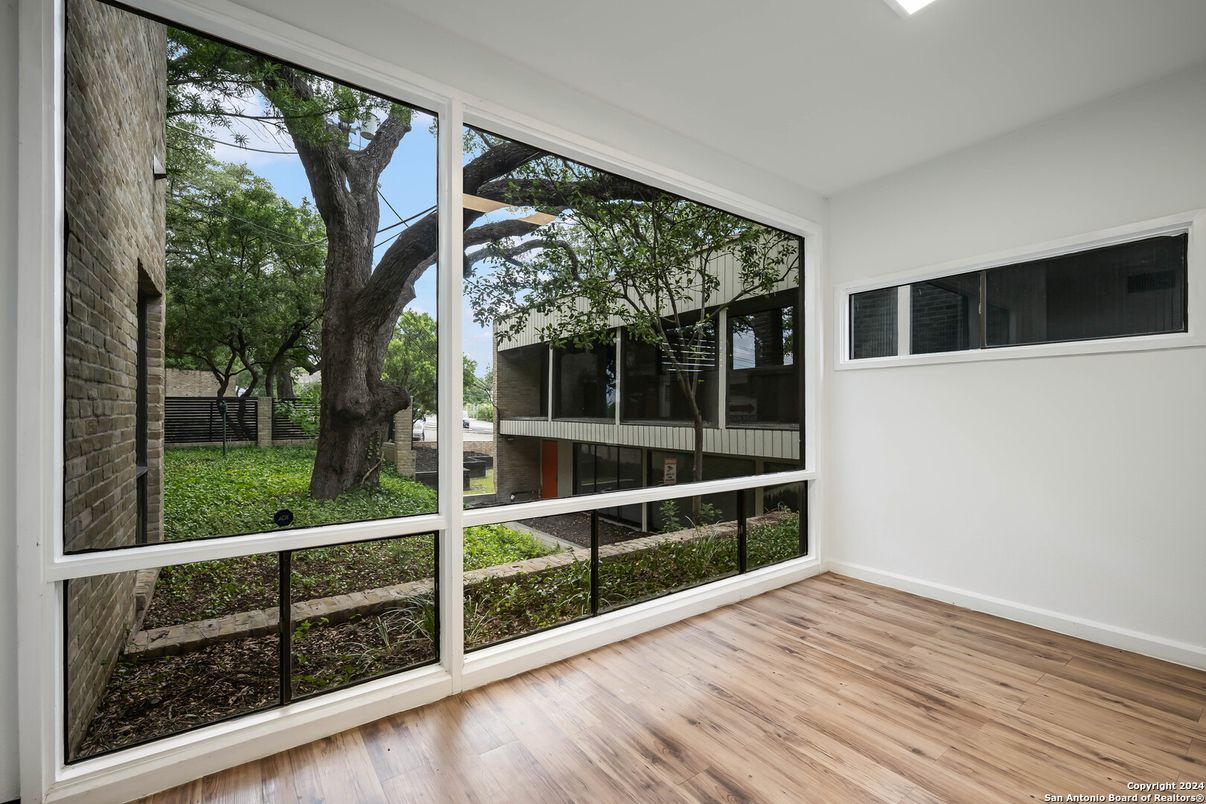 Empty room, Interior, Sun Room, Wood Texture Flooring
