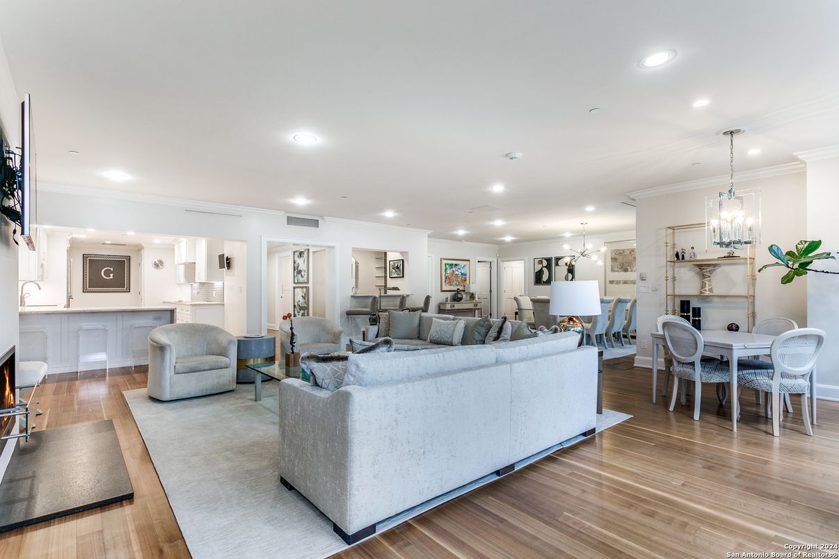 Dining room, Interior, Living room, Pendant Lights, Recessed Lighting, Wood Texture Flooring