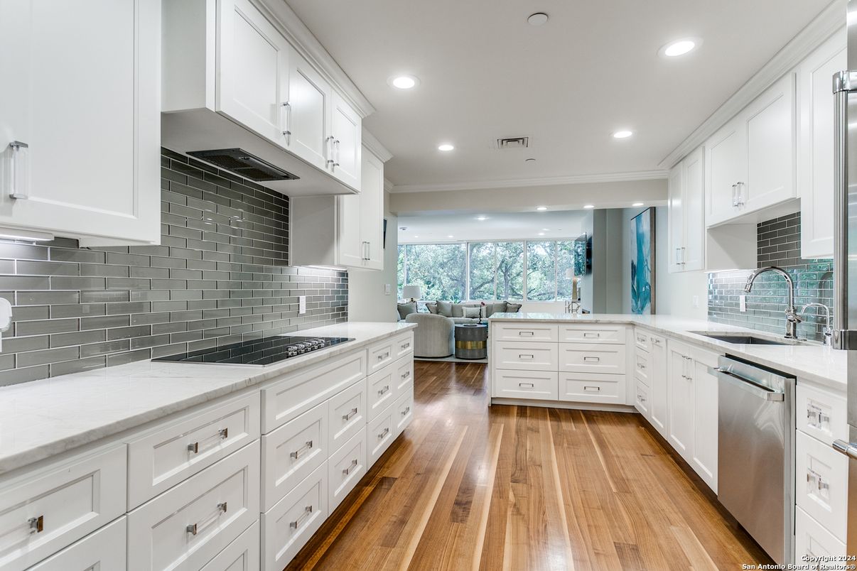 Interior, Kitchen, Recessed Lighting, Wood Texture Flooring