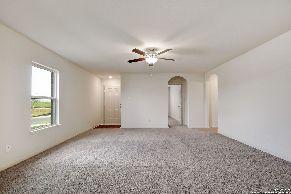 Empty room, Interior, Recessed Lighting