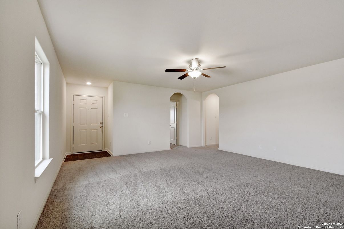 Empty room, Interior, Recessed Lighting